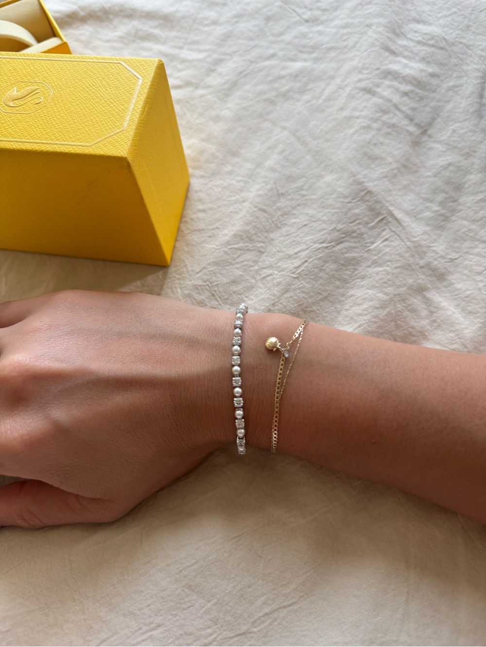 NEW 100% Authentic SWAROVSKI White Crystal Pearls Matrix Tennis Bracelet 5689633 - Picture 2 of 8